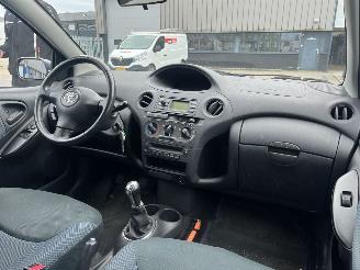 Toyota Yaris 1.0 VVT-i S-Line picture 13