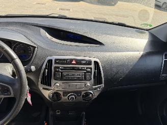 Hyundai I-20 1.2i i-Deal picture 19