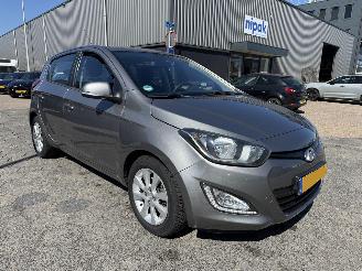 Hyundai I-20 1.2i i-Deal picture 3