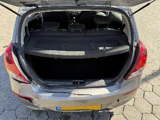 Hyundai I-20 1.2i i-Deal picture 11