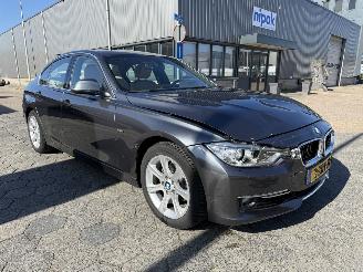 BMW 3-serie 320i High Executive picture 3
