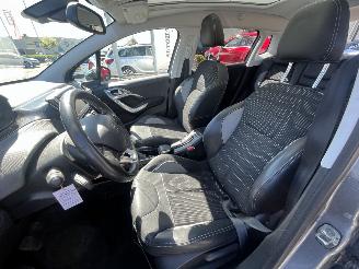 Peugeot 2008 1.2 PureTech Allure picture 15