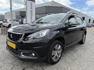Schadeauto Peugeot 2008 1.2 PureTech Blue Lion 2018/1