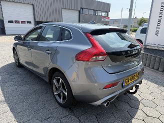 Volvo V-40 2.0 D2 R-Design Business picture 8