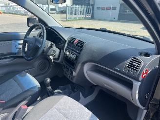 Kia Picanto 1.0 Bling picture 14