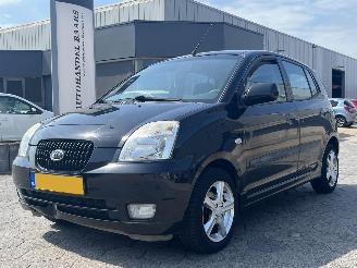 damaged passenger cars Kia Picanto 1.0 Bling 2007/1