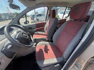 Renault Modus 1.4-16V Dynamique Comfort picture 12