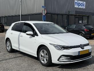 Volkswagen Golf 1.0 eTSI Life picture 3