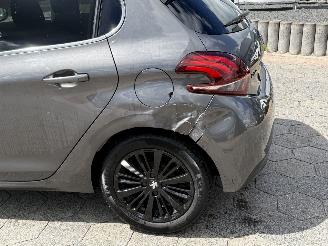 Peugeot 208 1.2 PureTech Allure picture 8