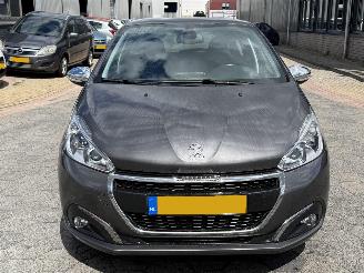 Peugeot 208 1.2 PureTech Allure picture 2