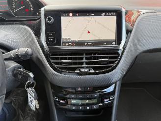 Peugeot 208 1.2 PureTech Allure picture 16