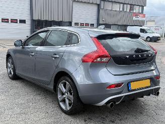 Volvo V-40 2.0 D4 R-Design Business picture 6