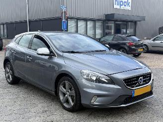 Volvo V-40 2.0 D4 R-Design Business picture 3