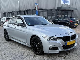 BMW 3-serie 320i Executive picture 3