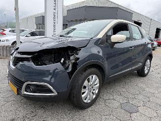 Schadeauto Renault Captur 0.9 TCe Expression 2015/3