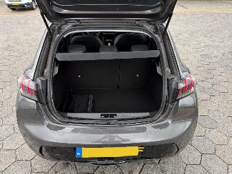 Peugeot 208 1.2 AUTOAAT PureTech Allure Pack picture 11