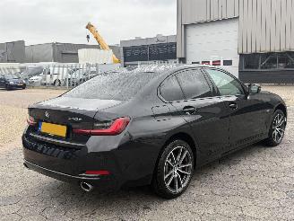 BMW 3-serie 330e M picture 6