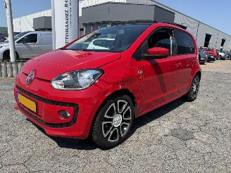 Schadeauto Volkswagen Up! 1.0 high up! 2012/10
