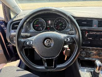Volkswagen e-Golf e-Golf picture 17
