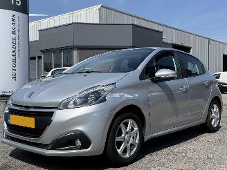 krockskadad bil auto Peugeot 208 1.2 PureTech Blue Lion 2017/2