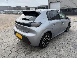 Peugeot 208 1.2 Hybrid 110 e-DCS6 Allure picture 6