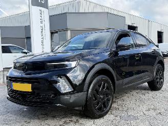 damaged passenger cars Opel Mokka 1.2 Turbo Level 4 AUTOMAAT 2023/10