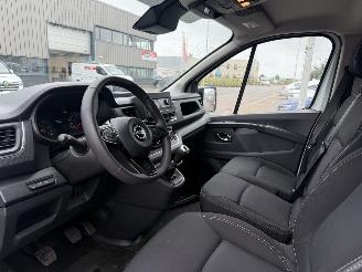 Nissan Primastar 2.0 dCi L2H1 Acenta picture 14