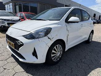 Voiture accidenté Hyundai I-10 1.0 Comfort 2023/10