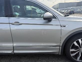 Volkswagen Tiguan 1.4 TSI R-LINE AUTOMAAT PANO ACT Connected Series picture 11