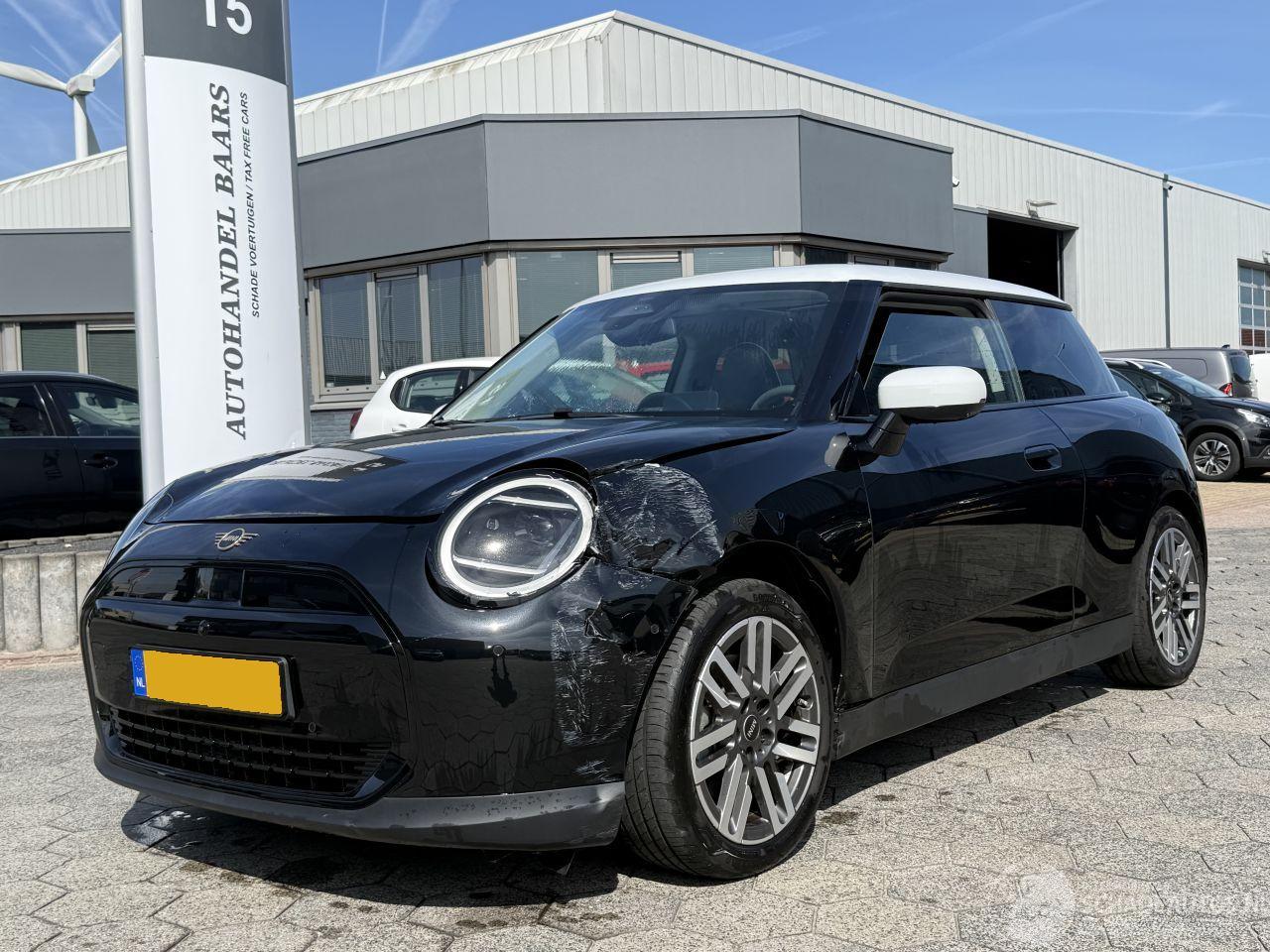 Mini Cooper Cooper E Classic L 40.7 kWh PANO AUTOMAAT