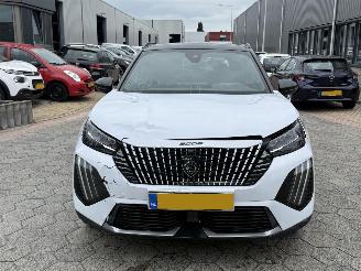 Peugeot e-2008 EV GT 54 kWh picture 2