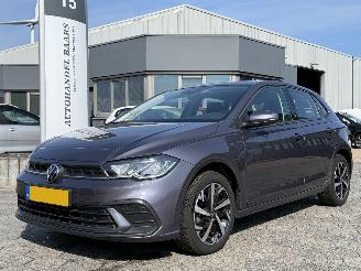 uszkodzony samochody osobowe Volkswagen Polo 1.0 TSI Life 2021/12