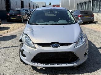Ford Fiesta 1.4 Ghia AUTOMAAT picture 2