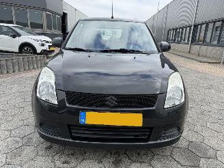 Suzuki Swift 1.5 GLS picture 2