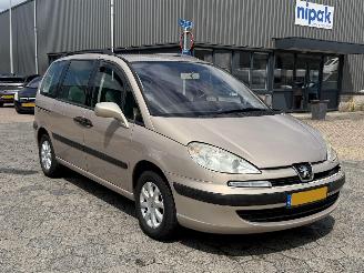 Peugeot 807 2.0 ST 7persoons picture 3
