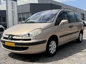 Damaged car Peugeot 807 2.0 ST 7persoons 2003/2