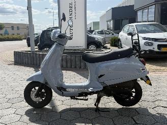 Vaurioauto  scooters Killerbee  VXL 2021/11