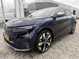 Vaurioauto  passenger cars Renault Mégane E-Tech EV60 Optimum Charge Techno 2024/5