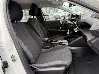 Peugeot e-208 EV Active 50 kWh picture 15