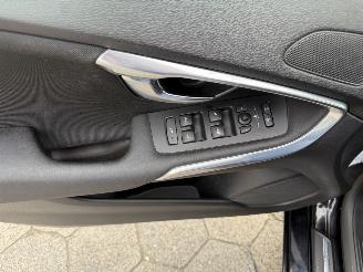 Volvo V-40 1.6 T3 Momentum picture 14