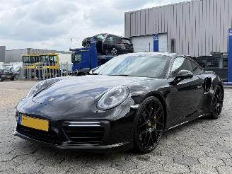 Vaurioauto  passenger cars Porsche 911 3.8 Turbo S PANO 581PK!! 2017/3