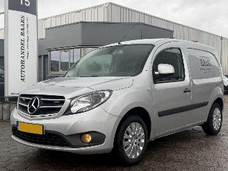 krockskadad bil bedrijf Mercedes Citan 111 CDI BlueEFFICIENCY 2019/11