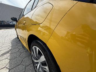 Peugeot 208 1.2 PureTech Active Pack picture 9