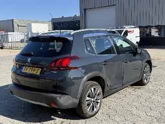 Peugeot 2008 1.2 PureTech Allure picture 4