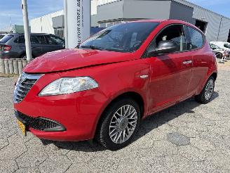 Voiture accidenté Lancia Ypsilon 0.9 TwinAir Silver 2013/3