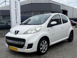 Unfallwagen Peugeot 107 1.0-12V Millesim 200 2010/11