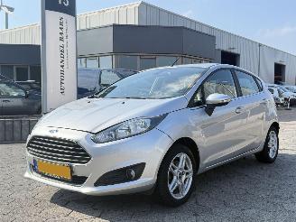 Vaurioauto  passenger cars Ford Fiesta 1.0 Titanium 2013/10