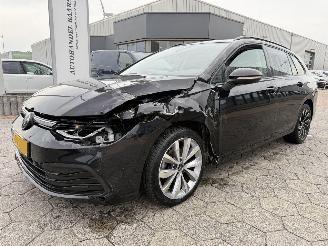 Auto incidentate Volkswagen Golf Variant 1.0 eTSI Life Business 2023/1