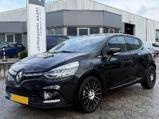 skadebil auto Renault Clio 0.9 TCe Limited 2018/7