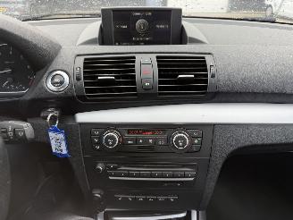 BMW 1-serie Cabrio 120i High Executive picture 19